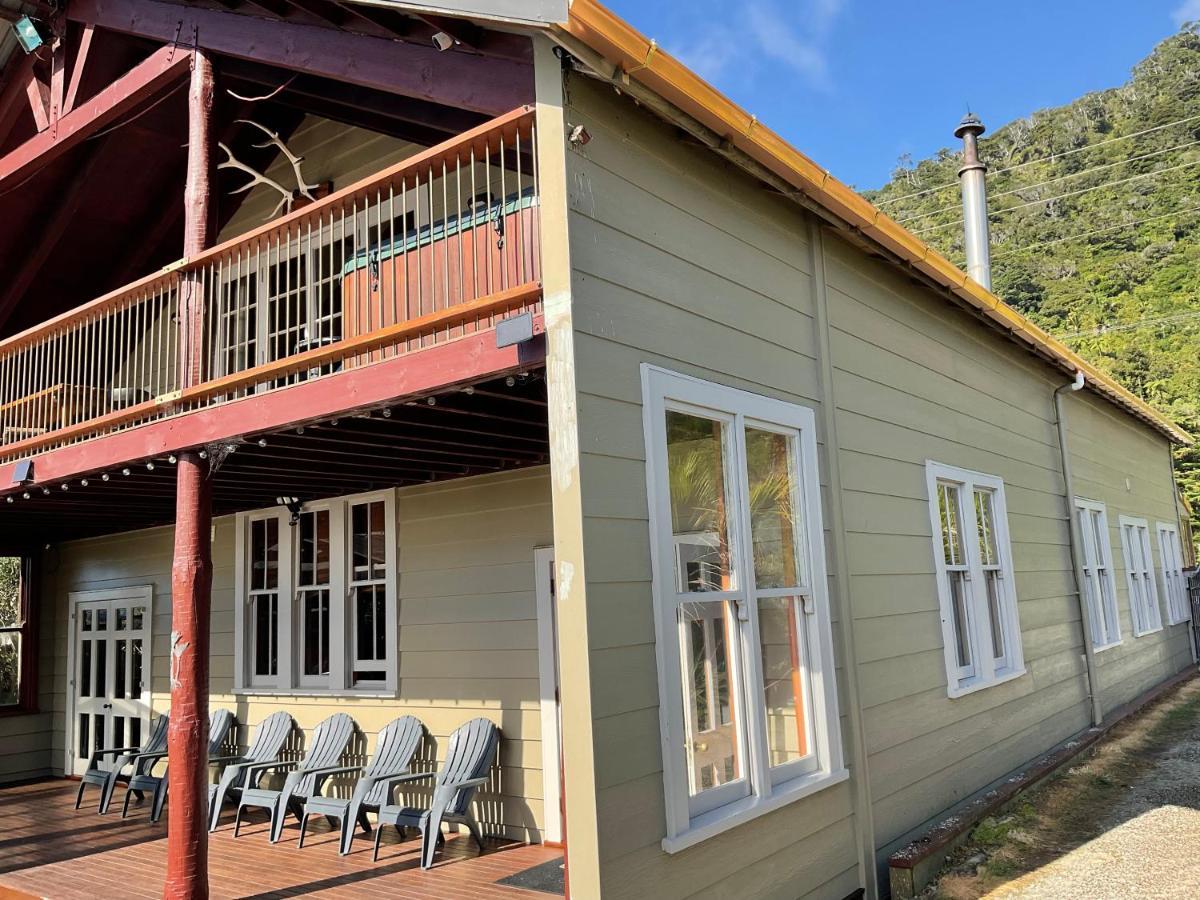 Granity The Ghost Lodge מראה חיצוני תמונה